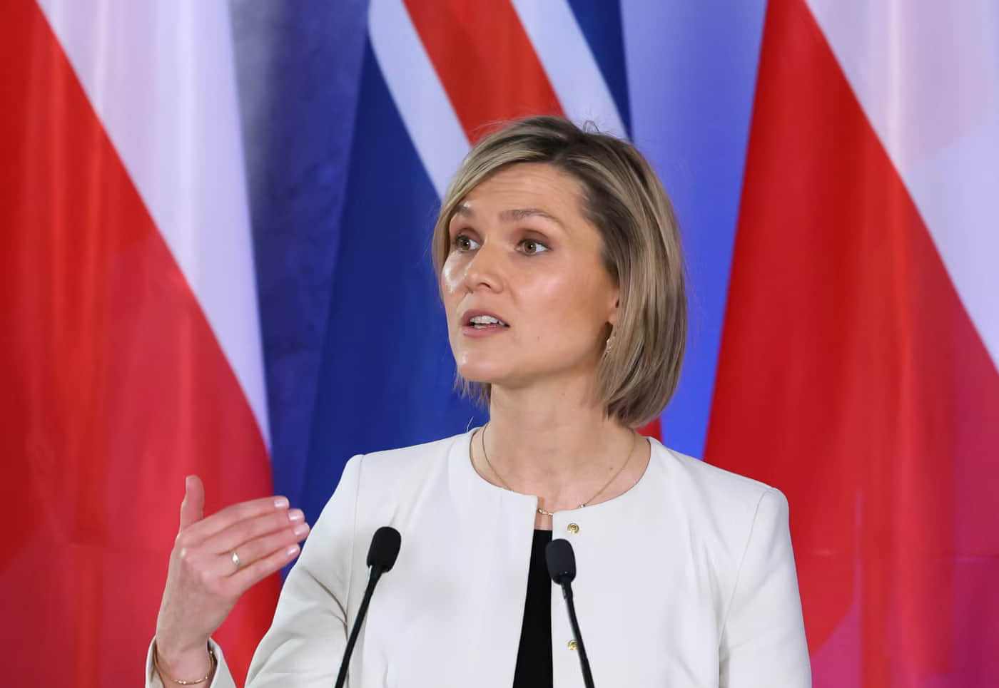  Прем’єрка Ісландії засудила карту Трампа із зображенням країни під прапором США 