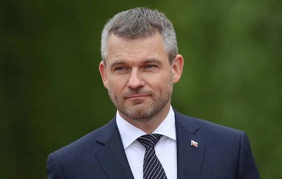  Президент Словаччини допустив коаліцію Фіцо та головної опозиційної партії 
