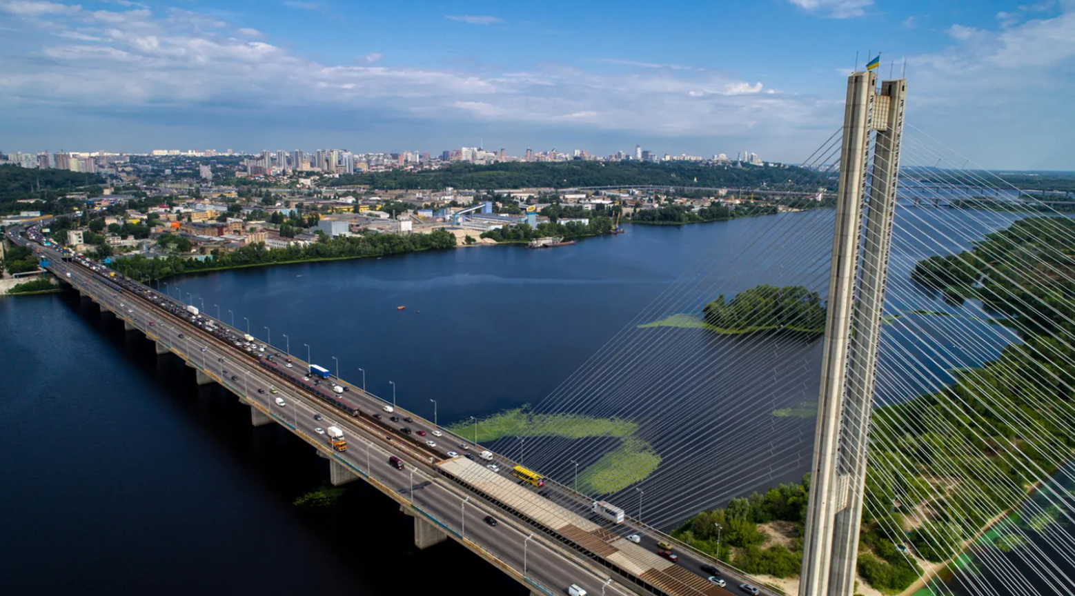  У Києві планують переглянути організацію руху мостами під час тривоги 