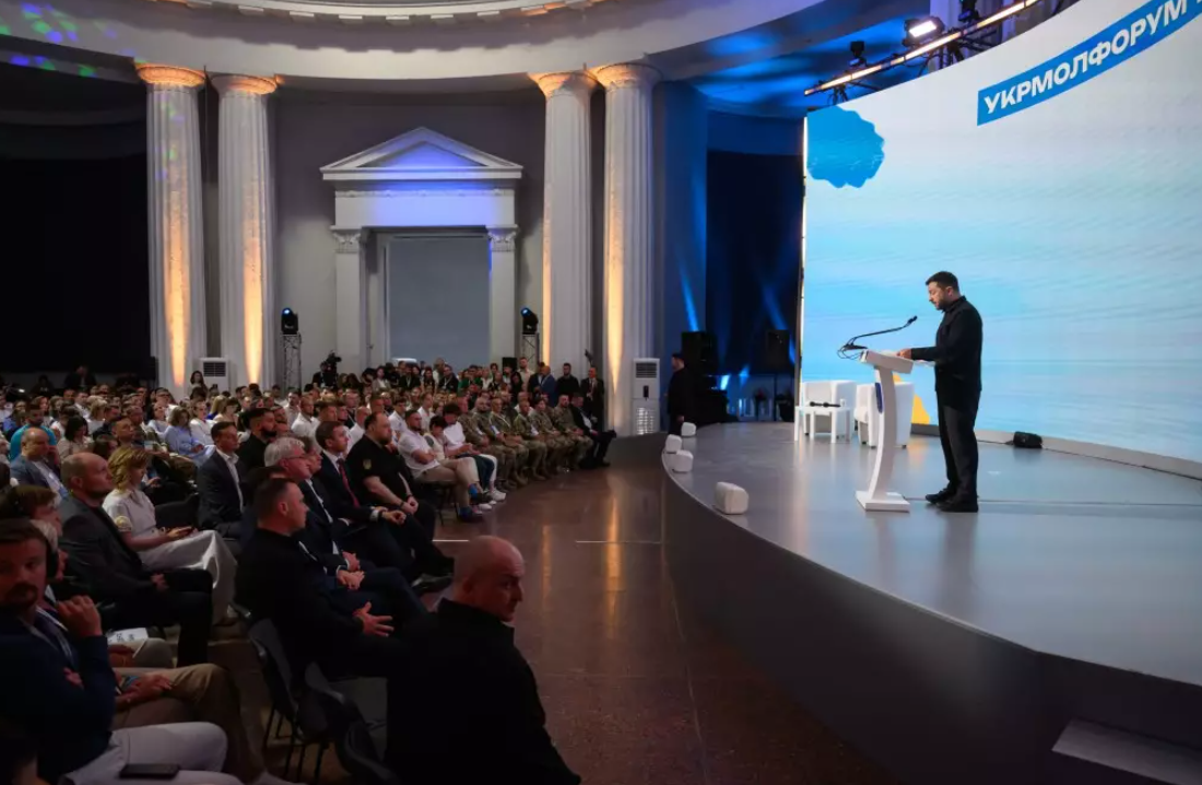  Президент України відзначив державними нагородами чотирьох представників системи МВС до Дня молоді 