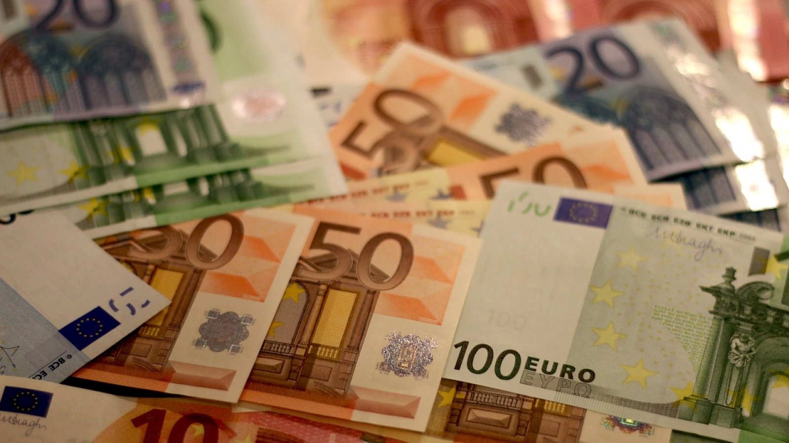  Україна направила до ЄС запит на виплату 2,7 млрд євро в обмін на ухвалені закони 
