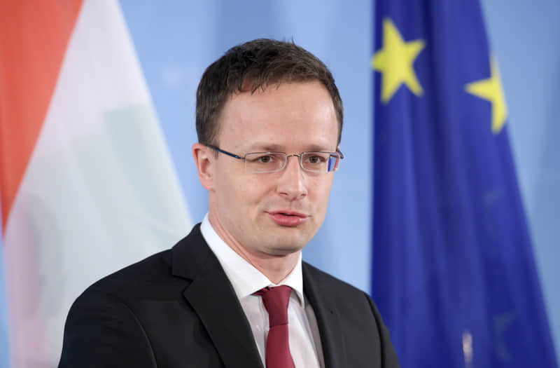  Сійярто розкритикував президента Чехії за його минуле 