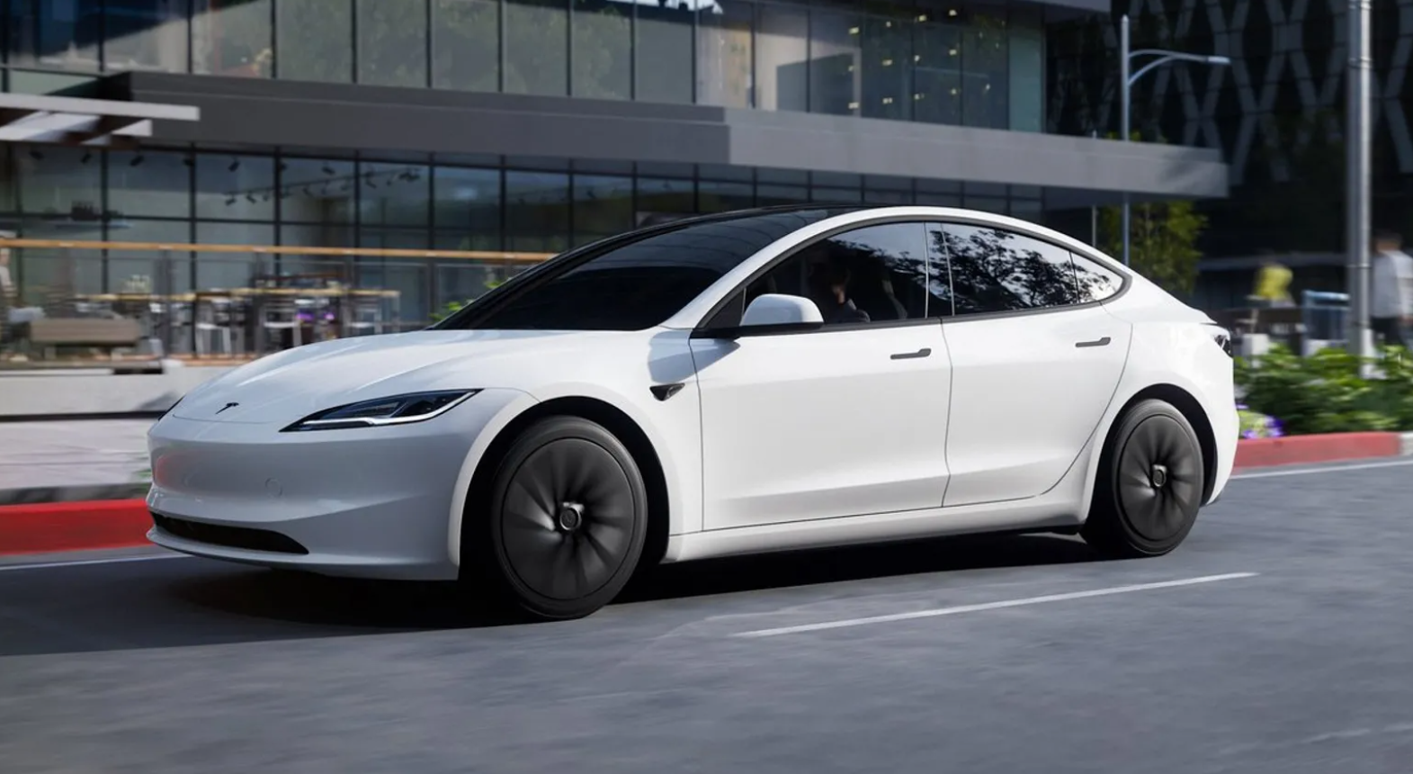  Tesla випустила бюджетні версії своїх найпопулярніших електромобілів Model Y і Model 3 