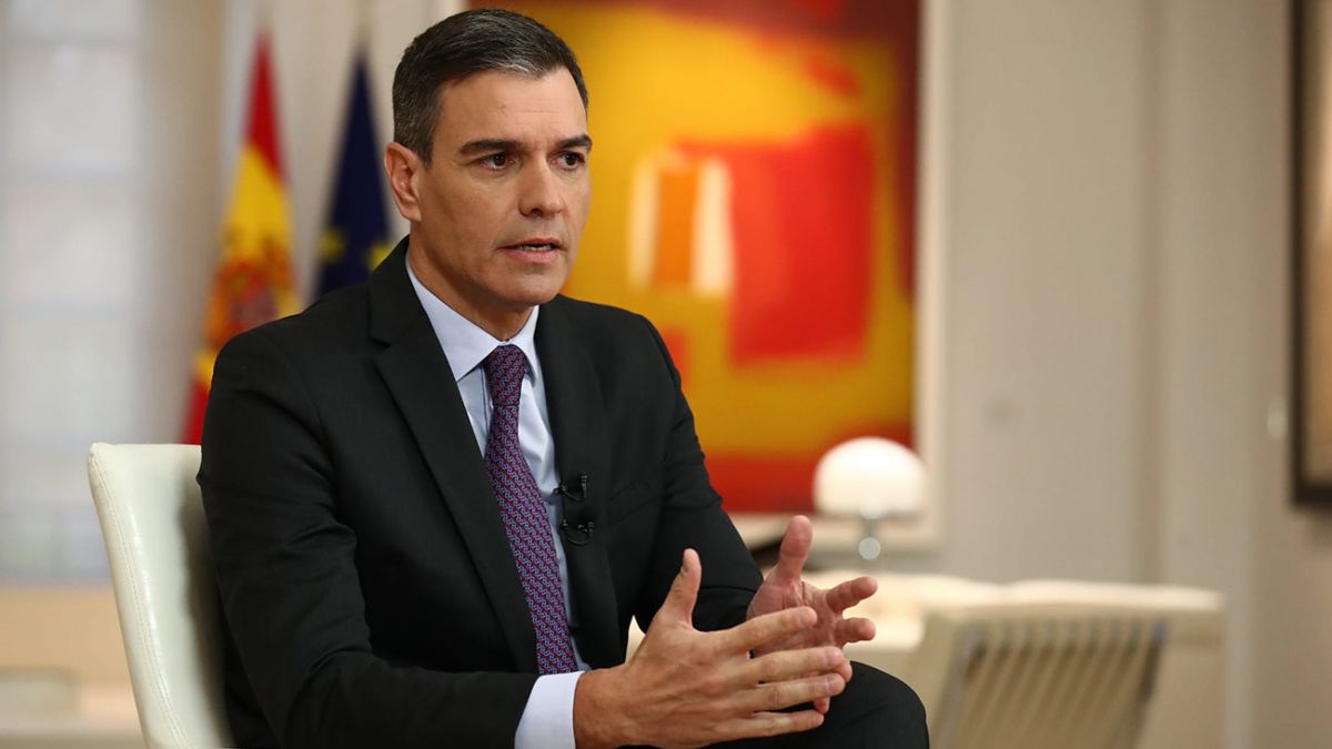  Премʼєр Іспанії попередив про "непрості години" боротьби з лісовими пожежами 
