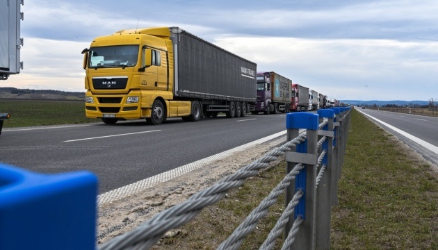  Європарламент підтримав подовження угоди про вантажні перевезення з Україною до кінця року 