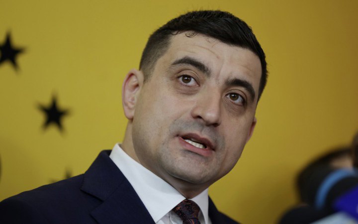  Проросійський кандидат у президенти Румунії проти постачання зброї Україні 