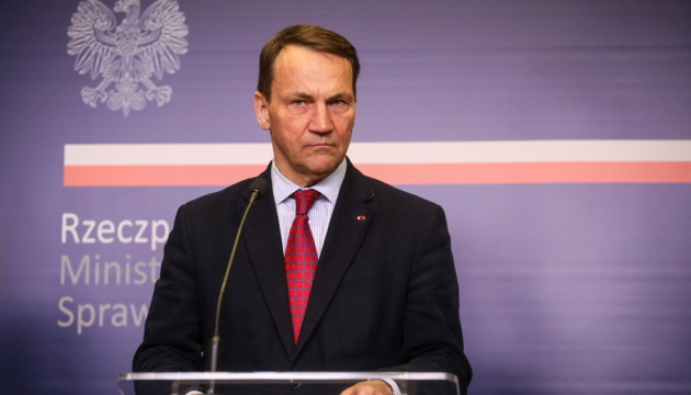  Росія не має підстав відповідати Польщі висланням дипломатів - Сікорський 