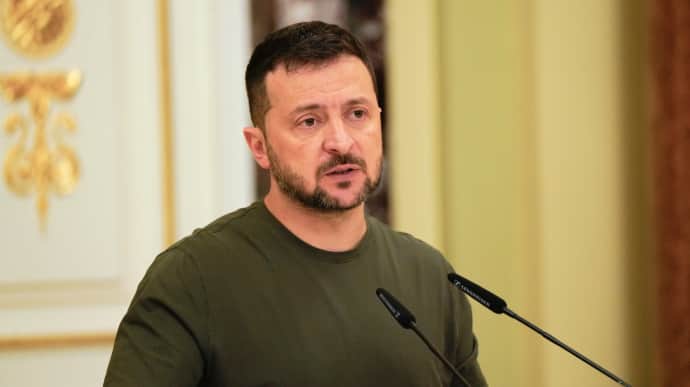  Зеленський очікує від Байдена "важливих рішень" для України, поки той президент США 