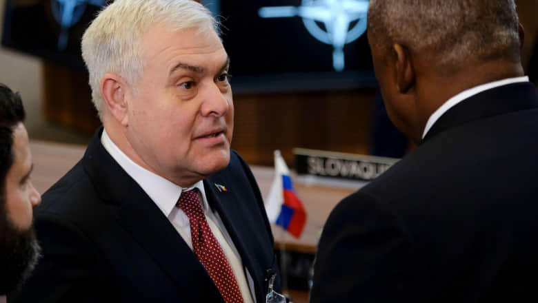  Міністри оборони Румунії та США поговорили про військову допомогу Україні 