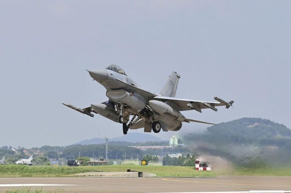  Пентагон готовий тренувати українців на F-16 у США 