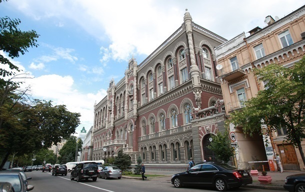  НБУ продав понад 15 млрд доларів з початку року 