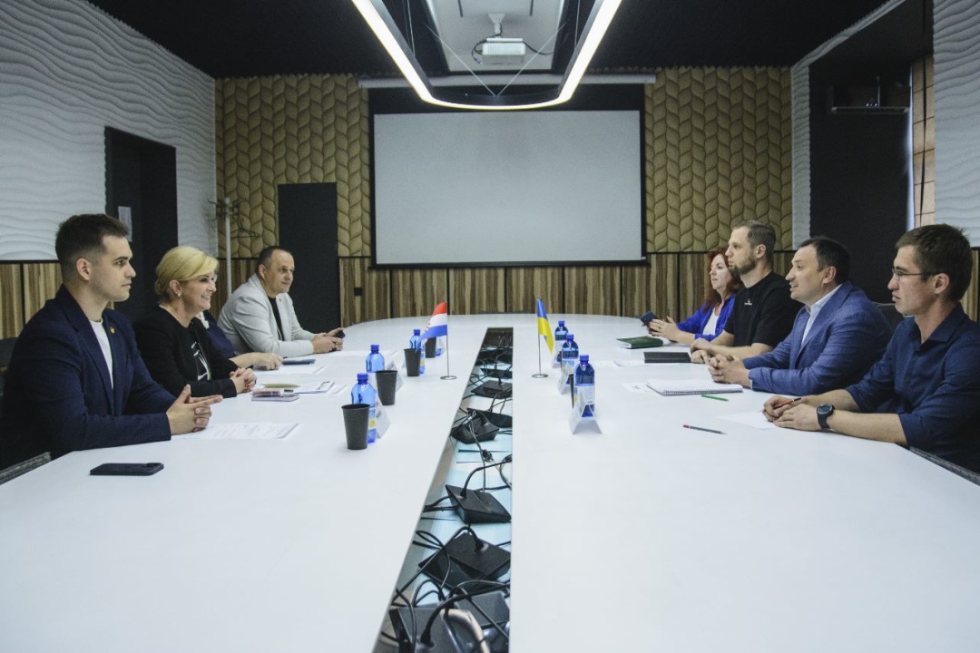  Україна обговорює з Хорватією маршрути до портів для експорту зерна 