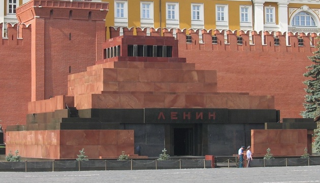  У Москві невідомий жбурнув коктейль Молотова в мавзолей Леніна 
