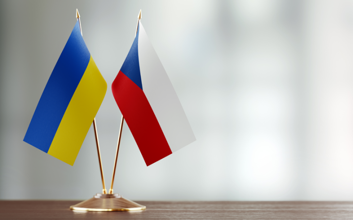  Уряд Чехії виділив майже 1 млн євро на навчання українських пілотів цивільної авіації 