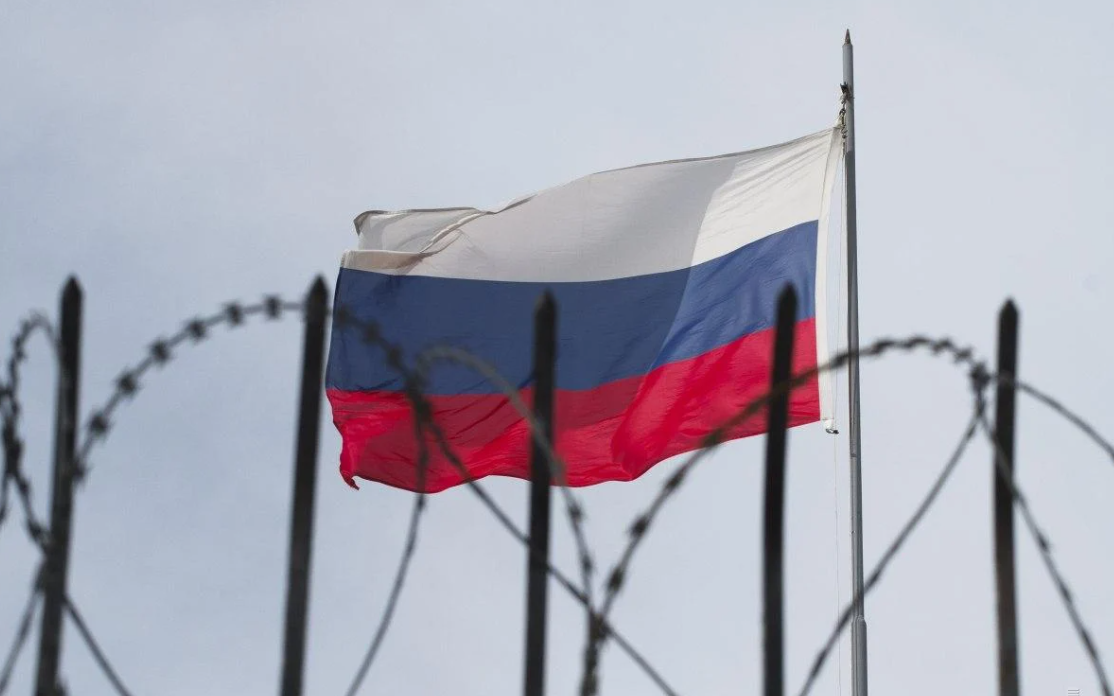  Санкції в дії: в Росії офіційно визнали падіння нафтогазових доходів вдвічі 