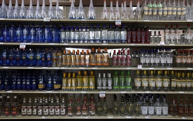  Алкоголь та цигарки продовжують дорожчати: як змінилися ціни на початку 2023 року 