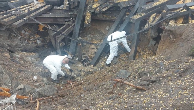  Фахівці дослідили місце падіння ракети у Польщі: коли оголосять результати 