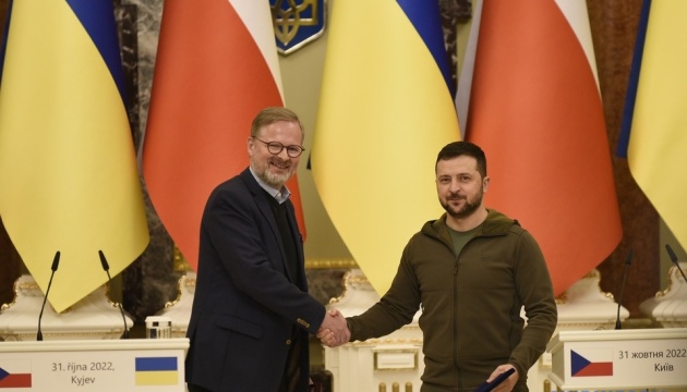  Зеленський і Фіала підписали спільну декларацію щодо членства України в НАТО 