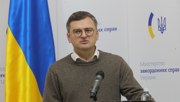  Кулеба закликає світ не дати рф зірвати зернову ініціативу 