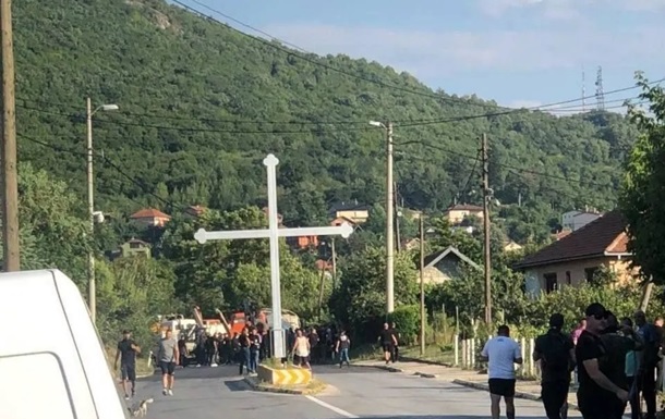  Косово почало видавати сербам додаткові документи 