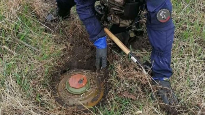  Nearly half of Ukraine's territory needs to be cleared of mines – State Emergency Service 