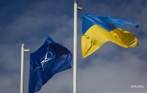  В Украине возросло число сторонников вступления в НАТО - соцопрос 