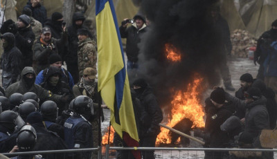 У сутичках під Радою постраждали 8 поліцейських, 9 осіб затримано.