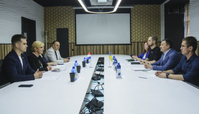 Україна обговорює з Хорватією маршрути до портів для експорту зерна