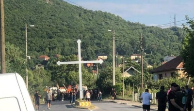 Косово почало видавати сербам додаткові документи