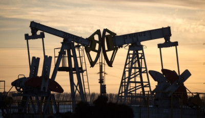 Нафта дорожчає через перебої з поставками
