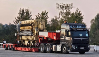 На Хмельницьку АЕС доставили третій дизель-генератор для резервного живленння