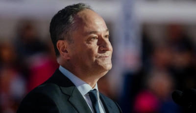 Трамп звільнив чоловіка Камали Гарріс, який працював у раді музею Голокосту