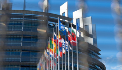 Європарламент схвалив скасування тарифів на більшість промислових товарів із США