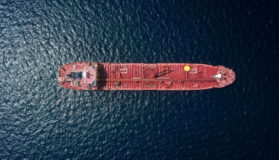 Росія скорочує обсяги постачання нафти через атаки дронів і несприятливі погодні умови - Bloomberg