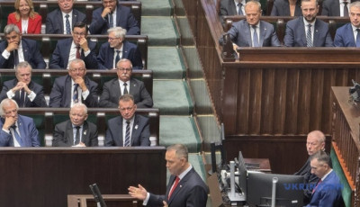 Туск вважає, що Навроцький хоче мати невластиві президенту повноваження