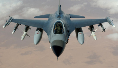 Румунський F-16 знищив морський дрон біля газової платформи у Чорному морі