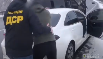 Поліція Хмельниччини знешкодила злочинне угруповання вимагачів