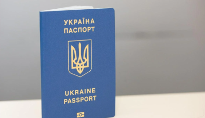 Не дасть мобілізаційного ресурсу: Дикий пояснив, чому МЗС обмежило видачу паспортів за кордоном