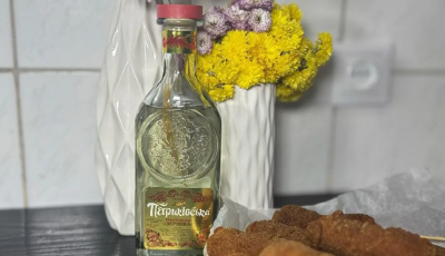 Виробника горілки та води 