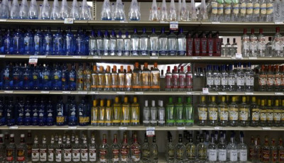 Алкоголь та цигарки продовжують дорожчати: як змінилися ціни на початку 2023 року