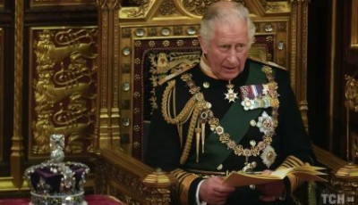 Принц Чарльз впервые заменил Елизавету II на открытии парламента Британии