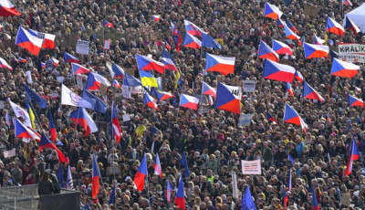 У Празі масштабний мітинг проти уряду Бабіша, організатори нарахували 250 тисяч